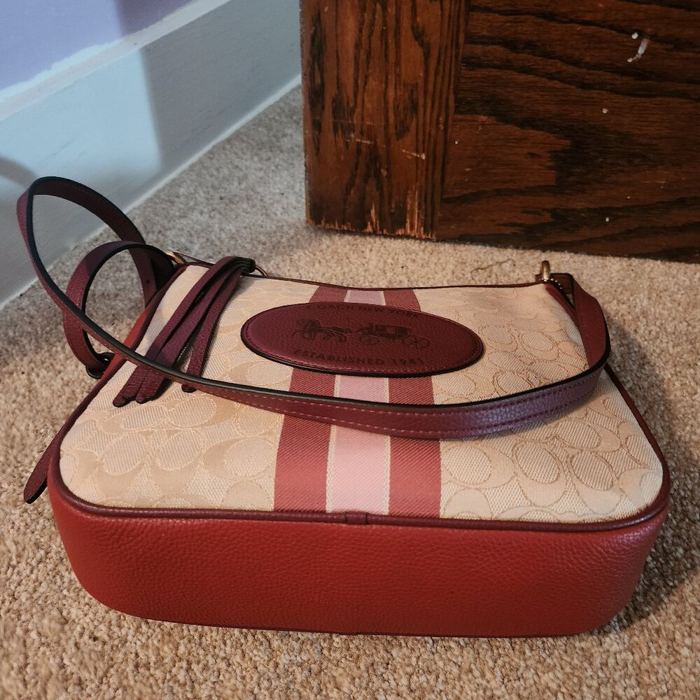 NWT Signature Coach Chaise Khaki Jacquard & Wine Leather Purse - Picture 7 of 14